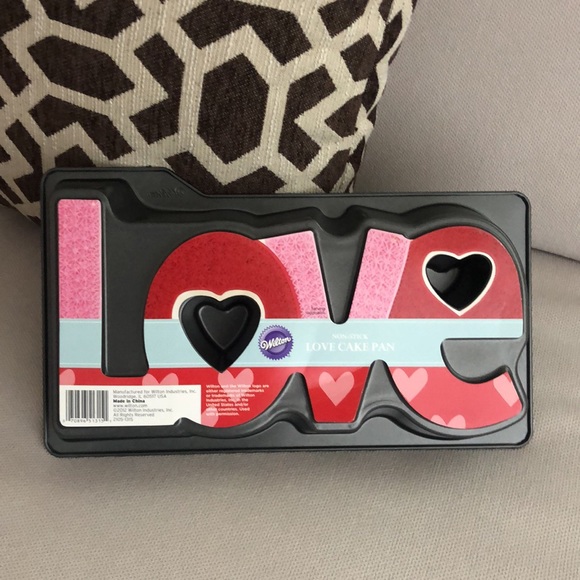 WILTON LOVE CAKE PAN NON STICK NWT - Picture 6 of 6